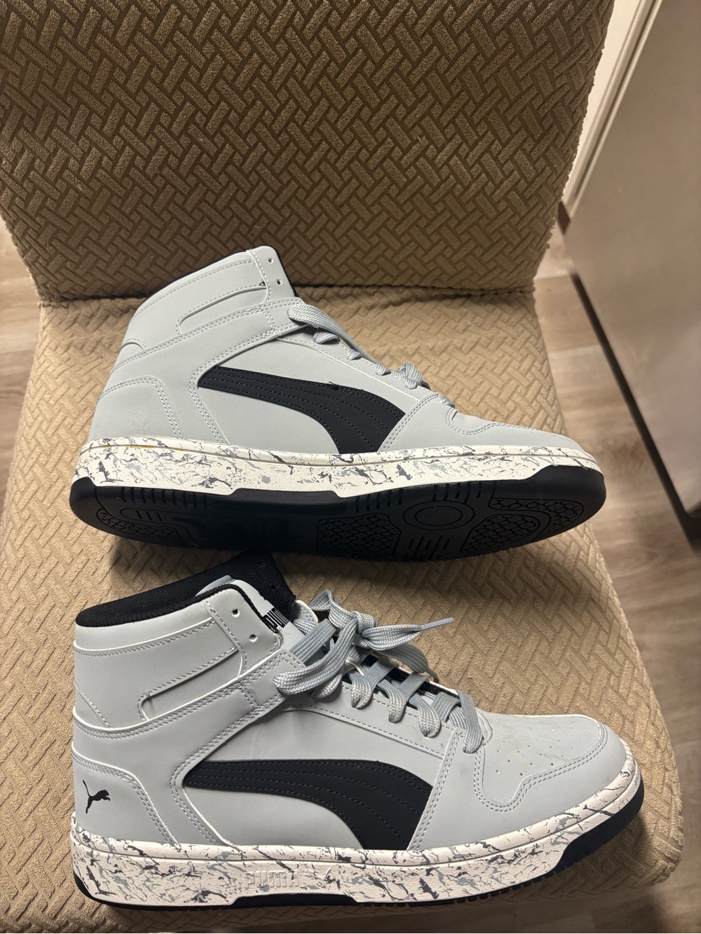 Puma High-Top Sneakers in Light Gray and Black with Marbled Midsole